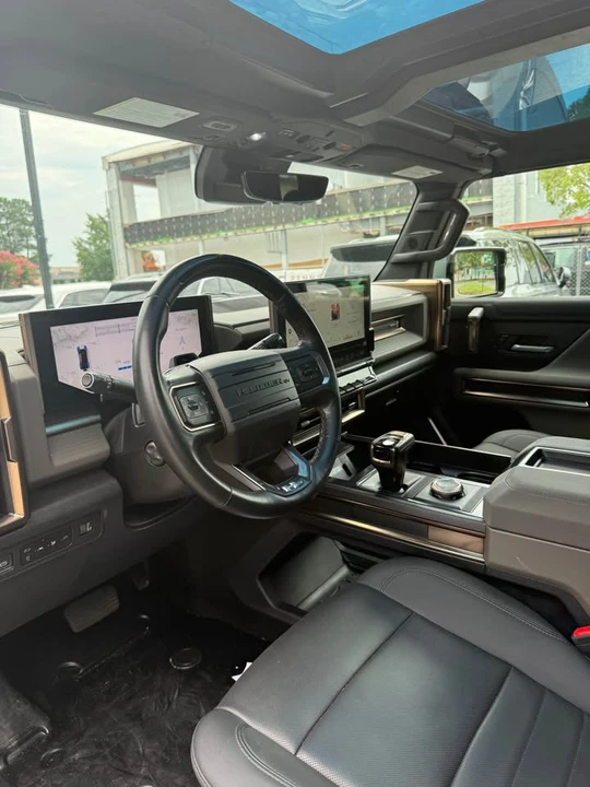 2024 GMC Hummer EV - Image 3 of 12