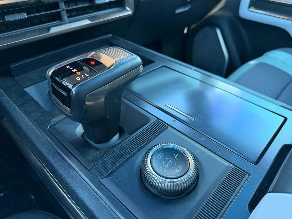 2024 GMC Hummer EV - Image 19 of 20