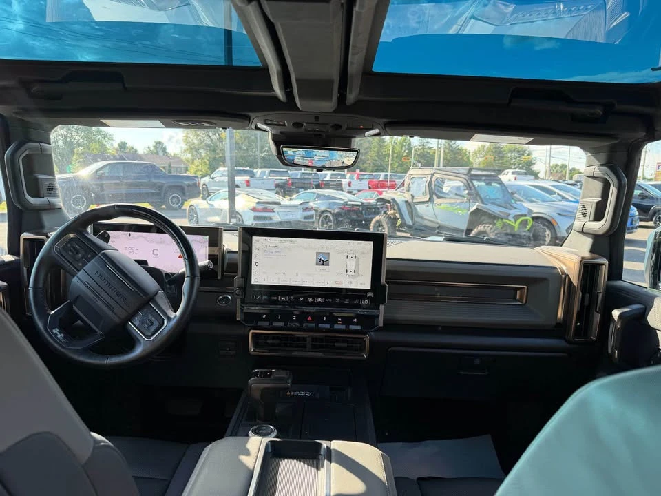 2024 GMC Hummer EV - Image 10 of 16