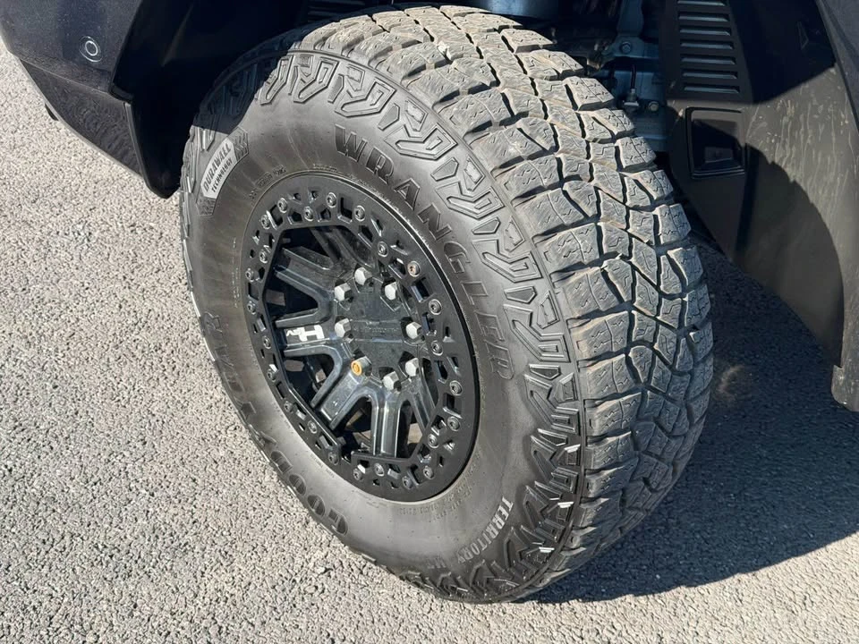 2024 GMC Hummer EV - Image 2 of 16