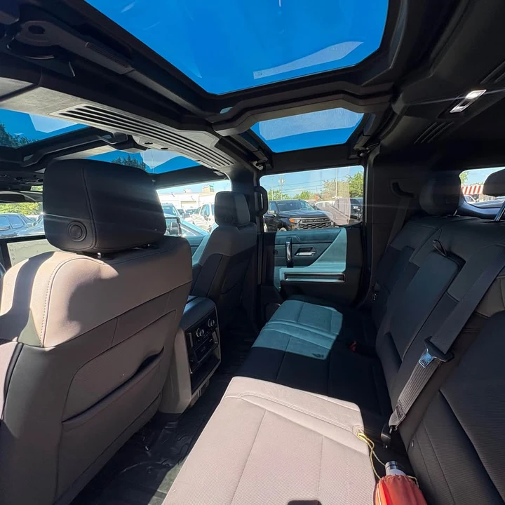 2024 GMC Hummer EV - Image 9 of 14