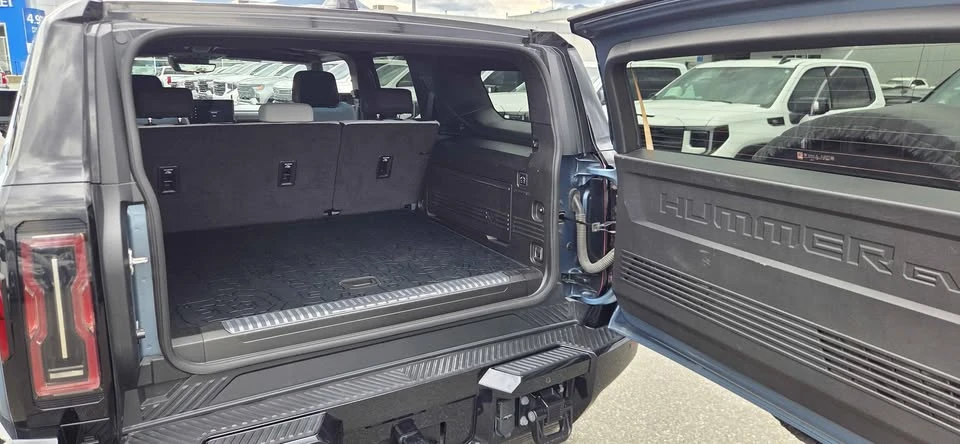 2024 GMC Hummer EV - Image 5 of 7
