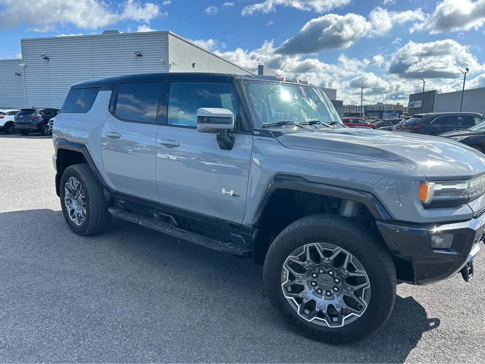 2024 GMC Hummer EV - Image 5 of 11