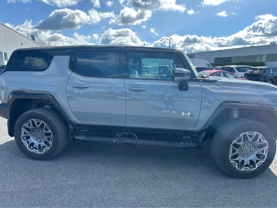 2024 GMC Hummer EV - Image 6 of 11