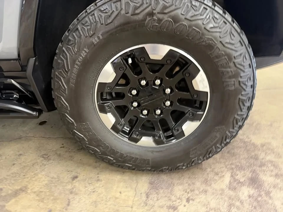2024 GMC Hummer EV - Image 20 of 20
