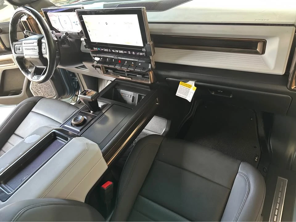 2024 GMC Hummer EV - Image 19 of 20
