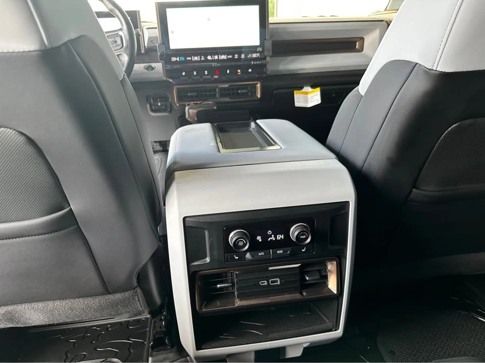 2024 GMC Hummer EV - Image 17 of 20
