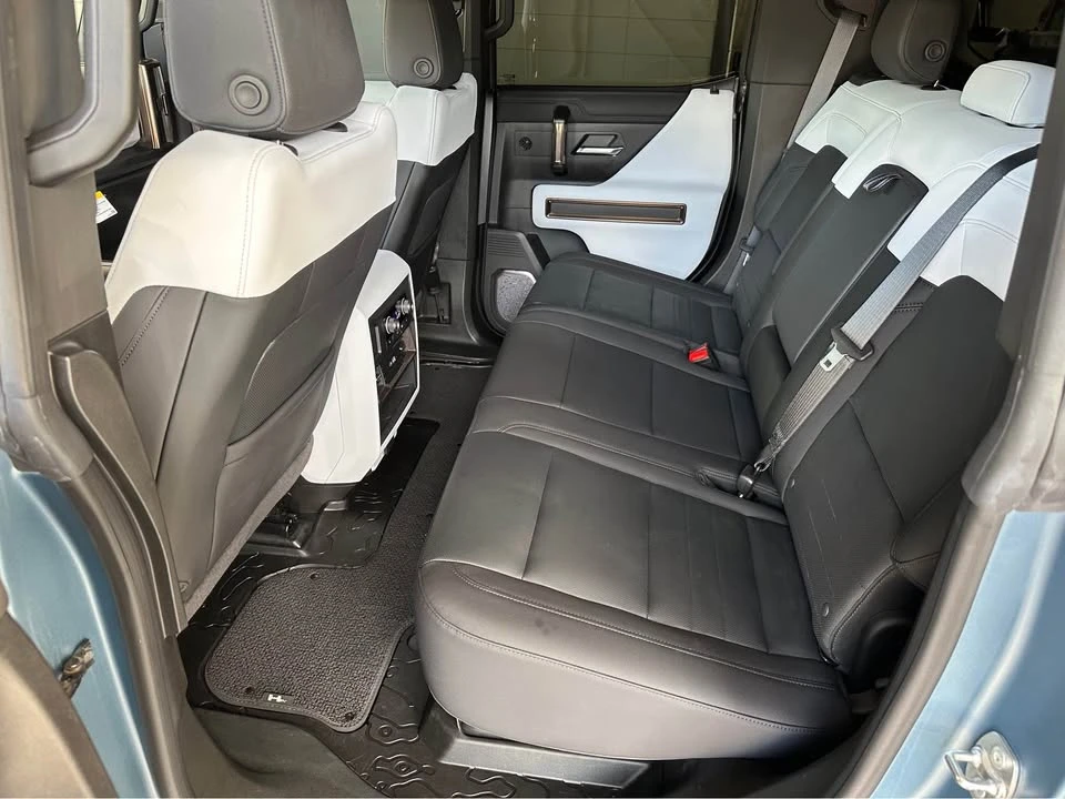 2024 GMC Hummer EV - Image 14 of 20