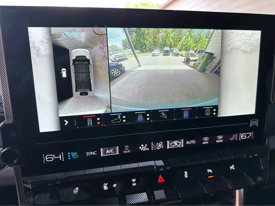 2024 GMC Hummer EV - Image 13 of 20