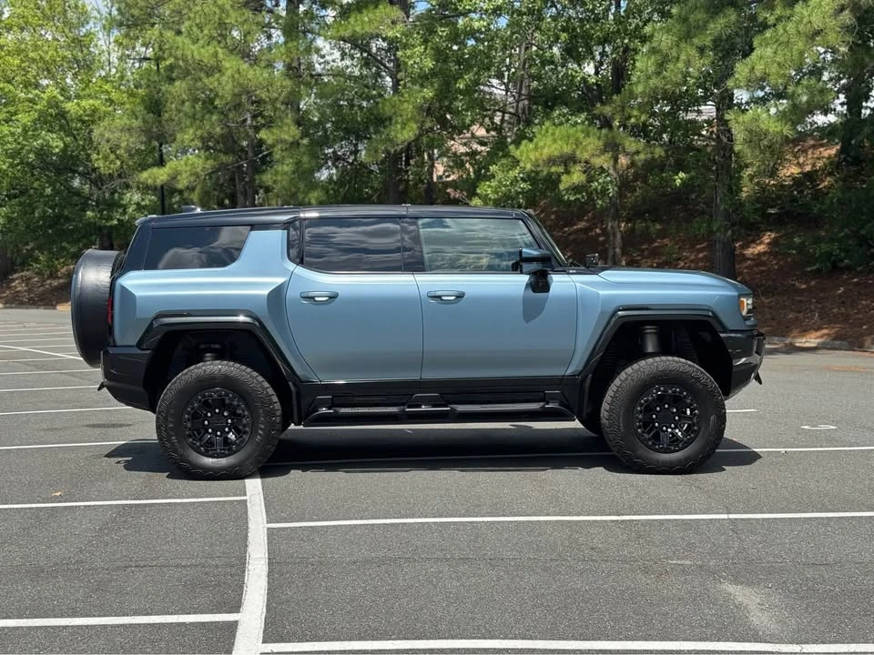 2024 GMC Hummer EV - Image 8 of 19