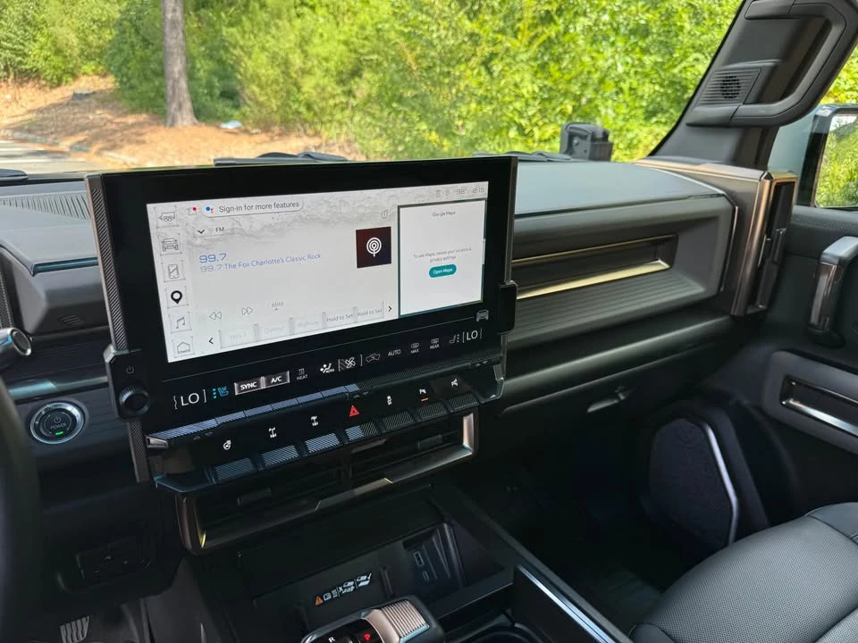 2024 GMC Hummer EV - Image 13 of 19