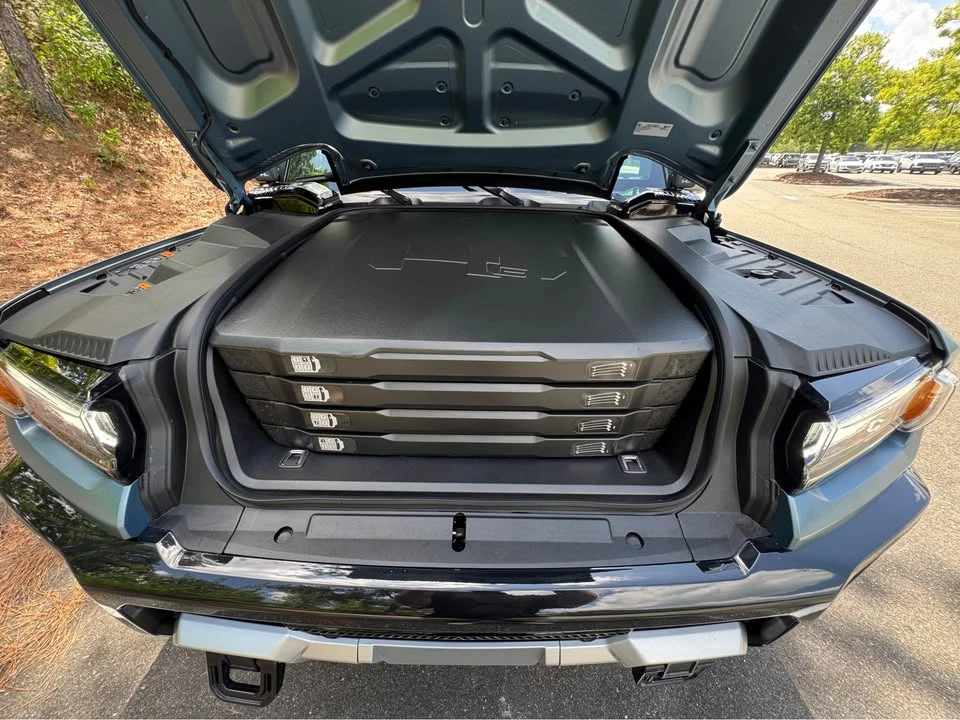 2024 GMC Hummer EV - Image 18 of 19