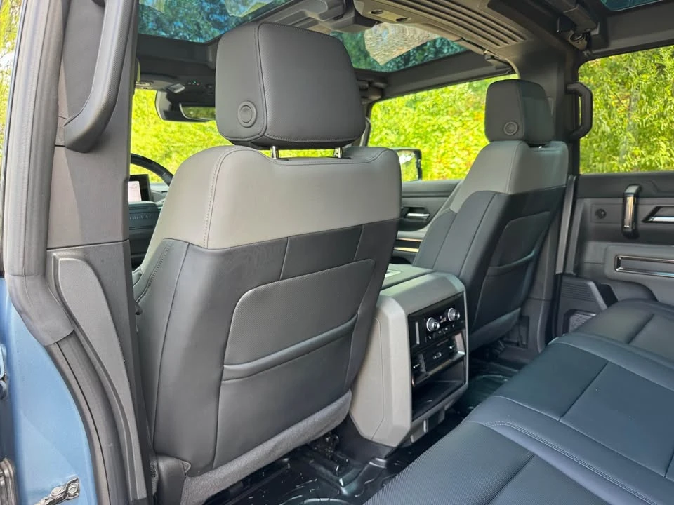 2024 GMC Hummer EV - Image 15 of 19