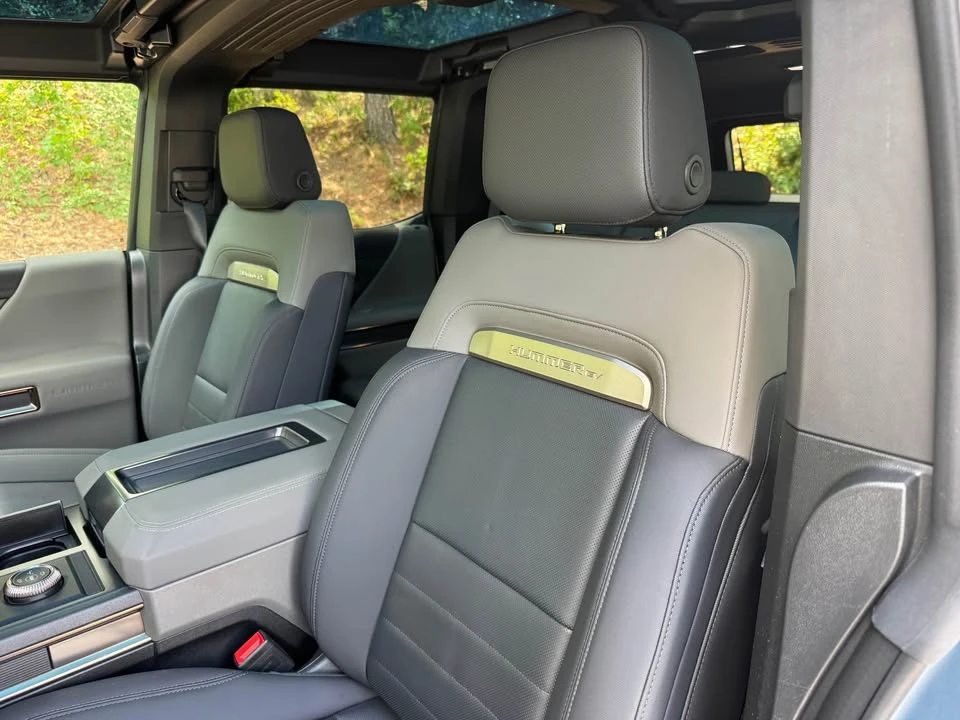 2024 GMC Hummer EV - Image 11 of 19