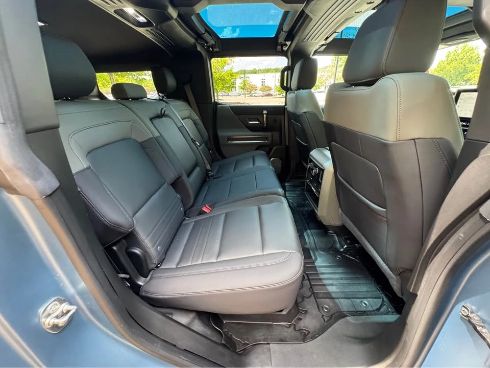 2024 GMC Hummer EV - Image 17 of 19
