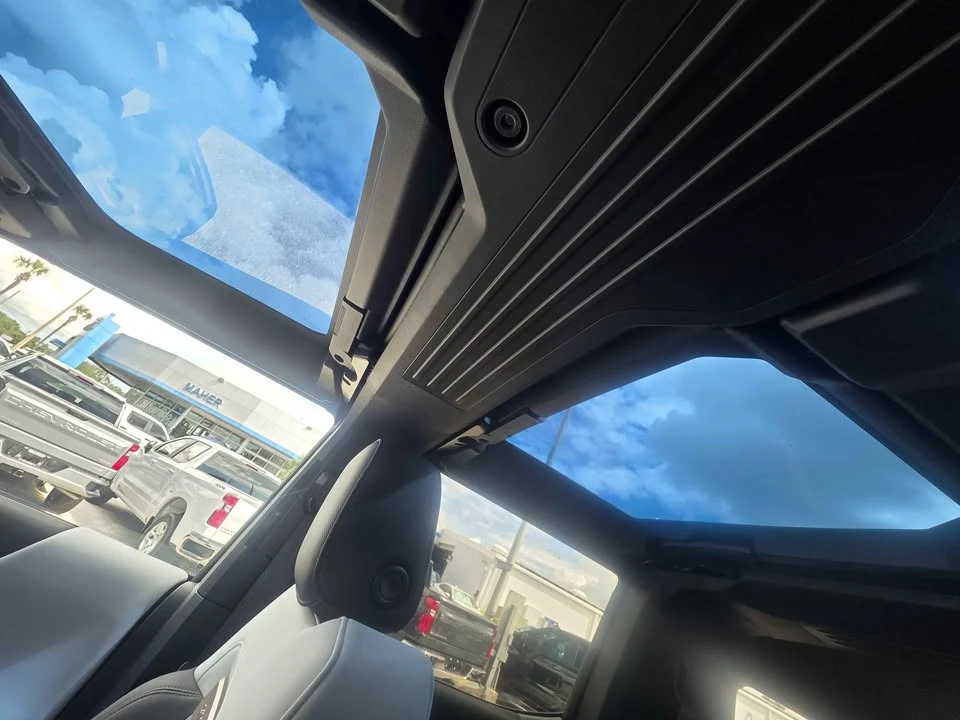 2024 GMC Hummer EV - Image 20 of 20