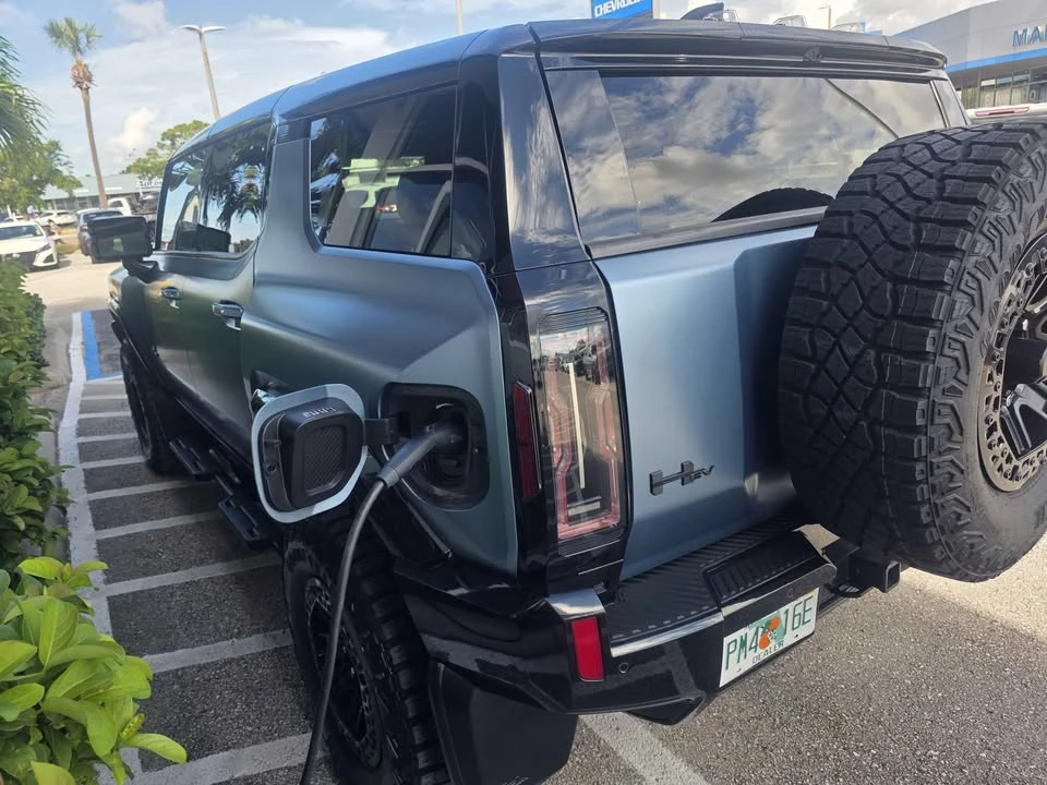 2024 GMC Hummer EV - Image 5 of 20