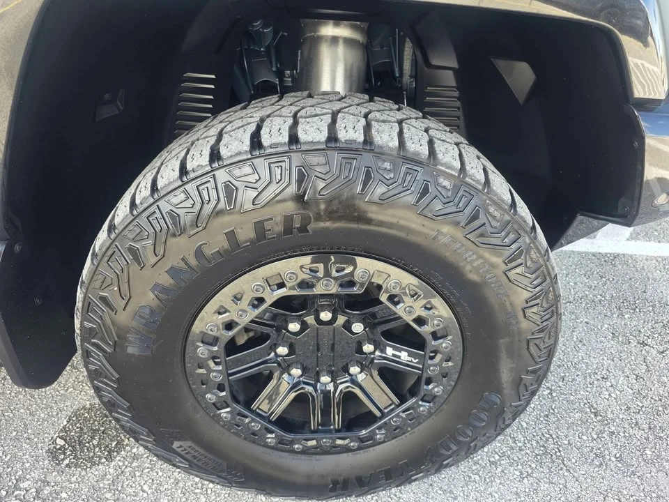 2024 GMC Hummer EV - Image 2 of 20