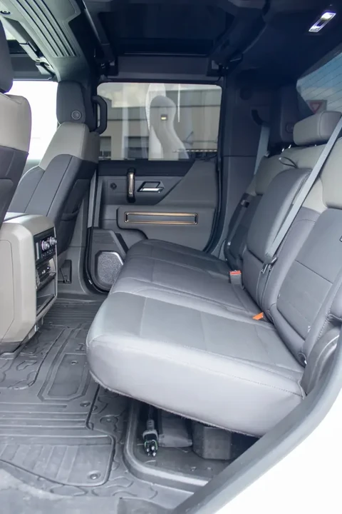 2024 GMC Hummer EV - Image 12 of 13