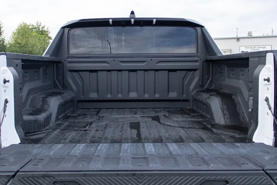 2024 GMC Hummer EV - Image 13 of 13
