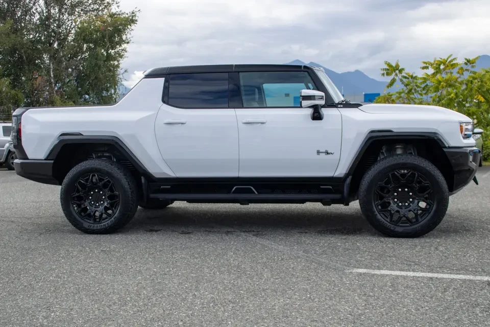 2024 GMC Hummer EV - Image 6 of 13