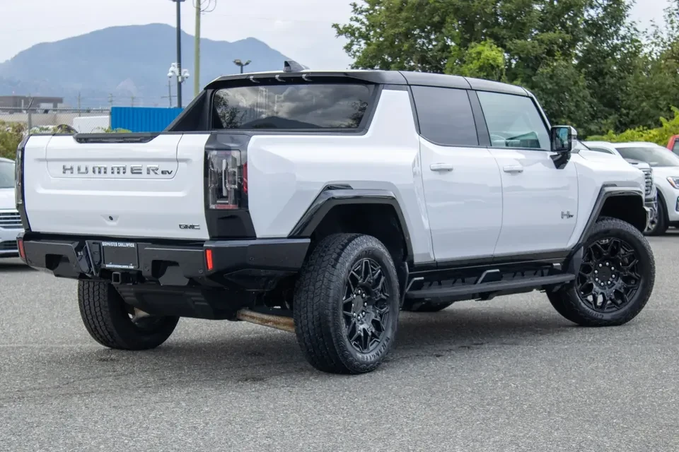 2024 GMC Hummer EV - Image 5 of 13