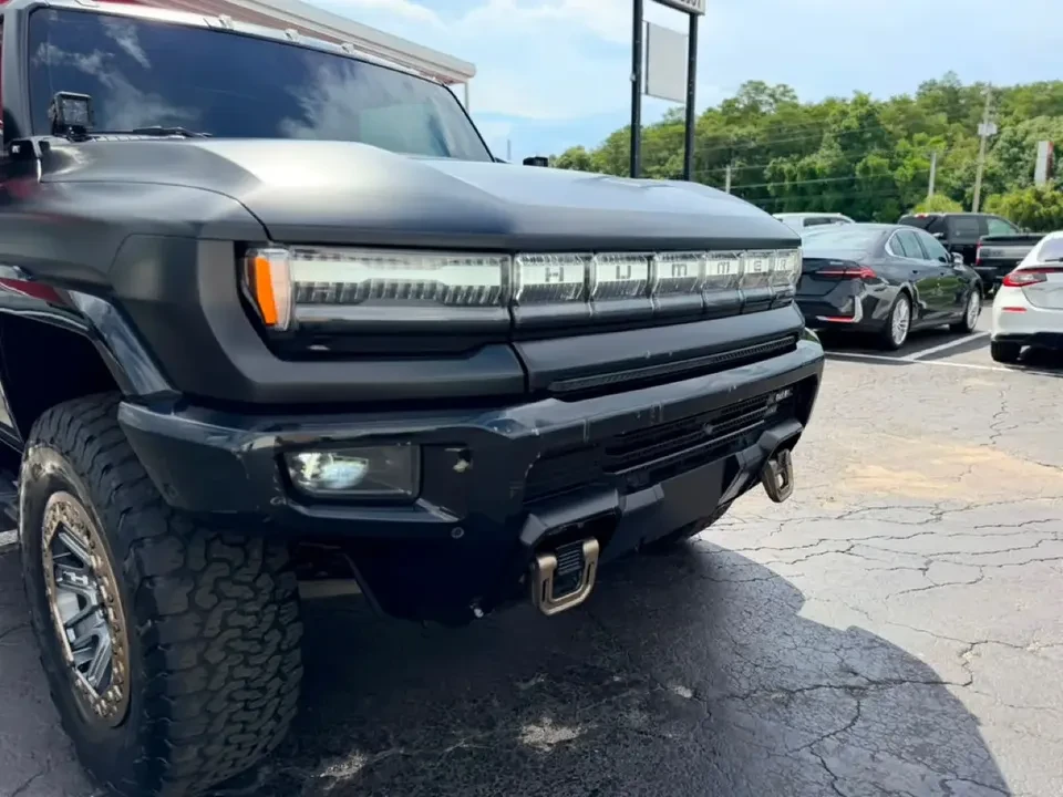 2024 GMC Hummer EV - Image 9 of 19