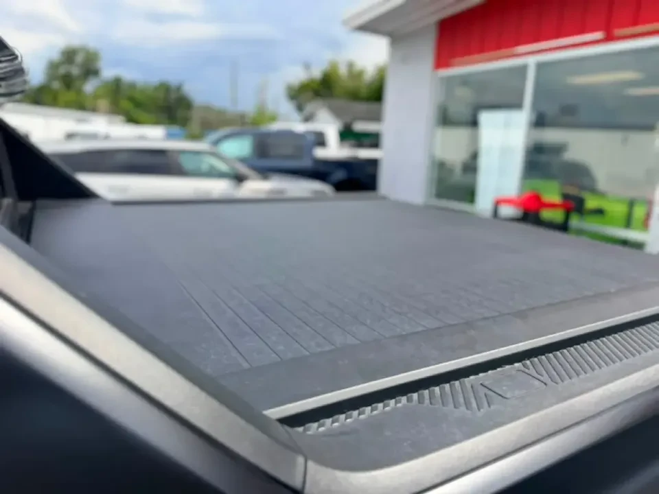 2024 GMC Hummer EV - Image 15 of 19