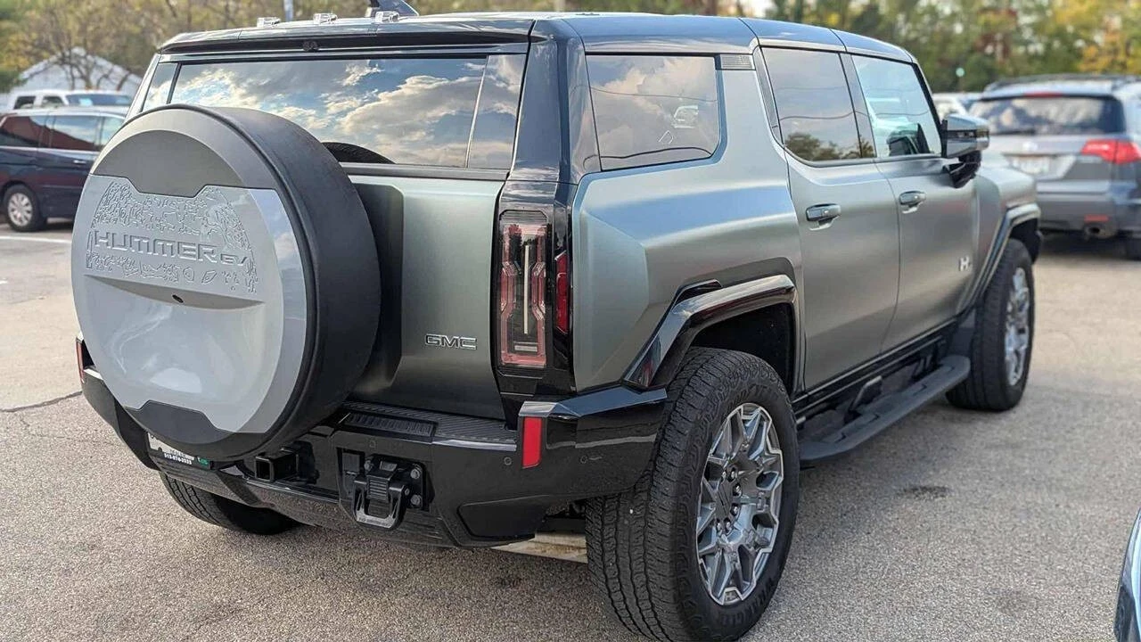 2024 GMC Hummer EV - Image 4 of 8