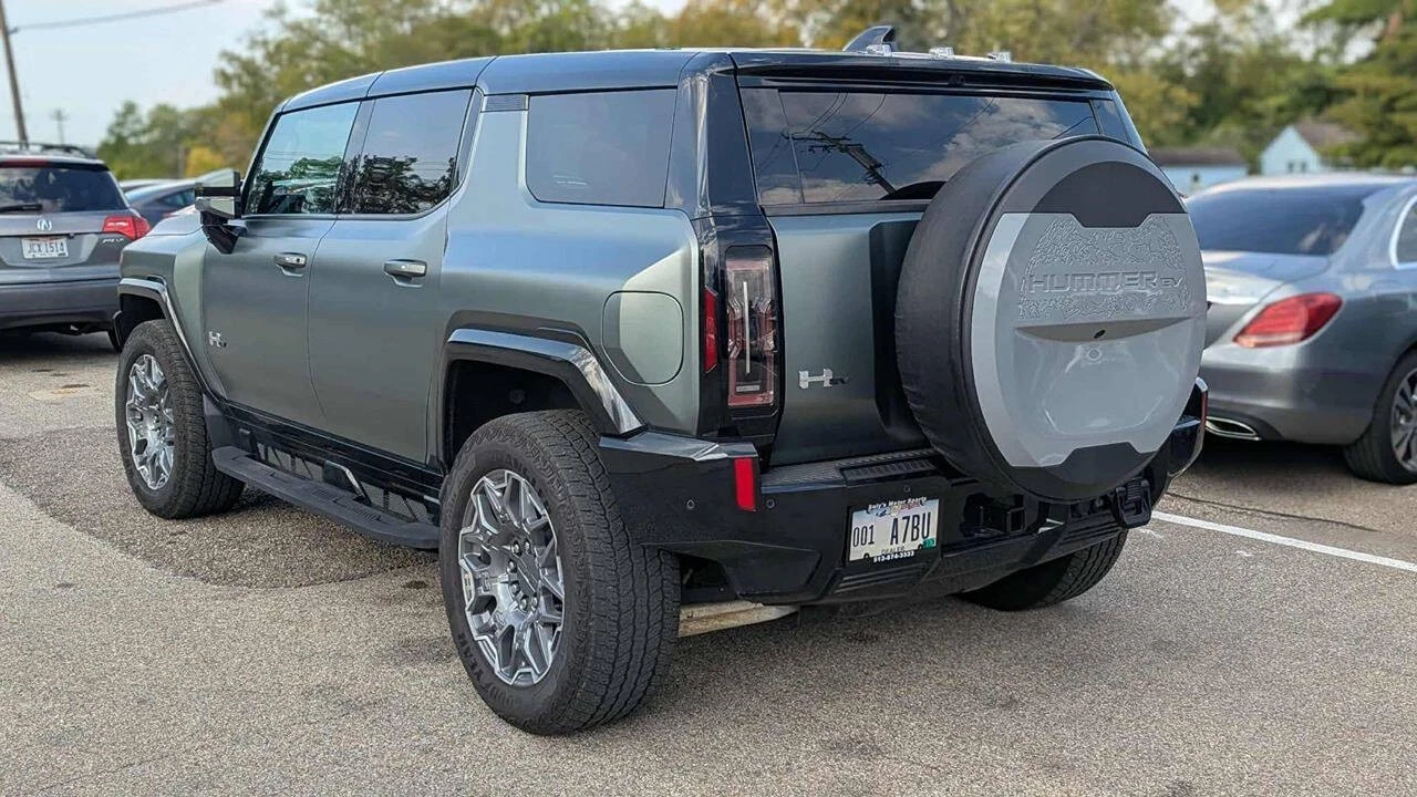 2024 GMC Hummer EV - Image 8 of 8