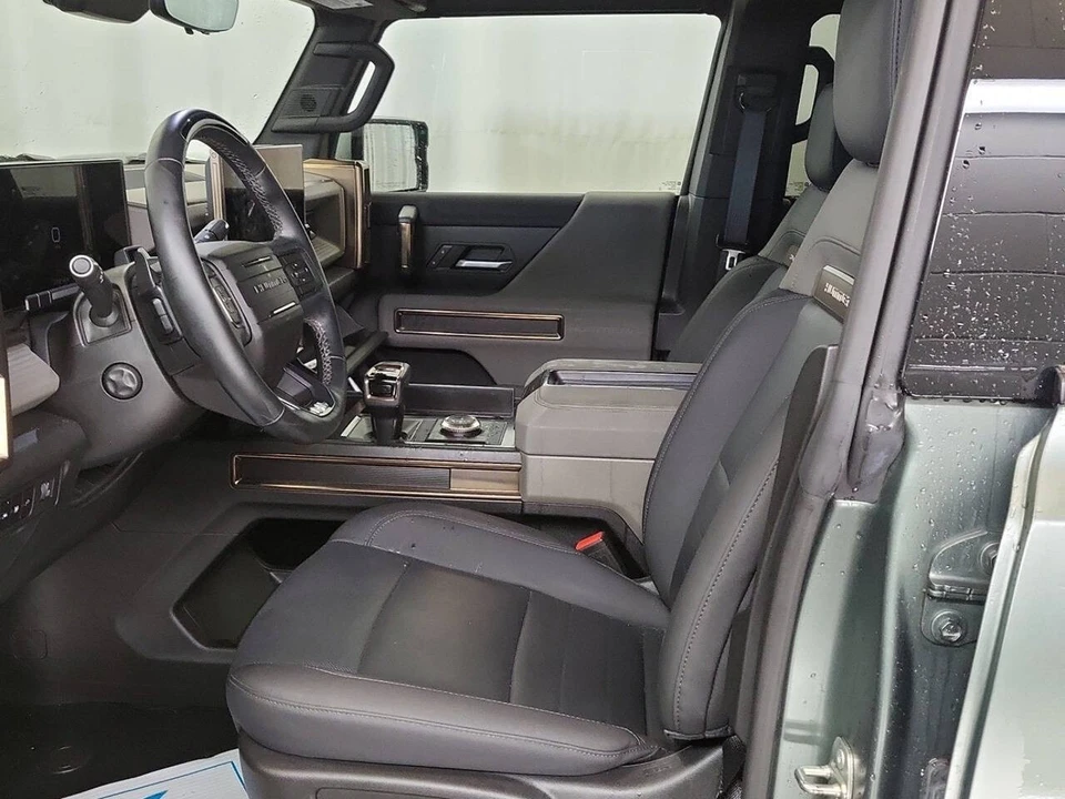 2024 GMC Hummer EV - Image 6 of 8