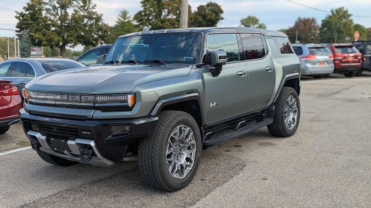 2024 GMC Hummer EV - Image 2 of 8