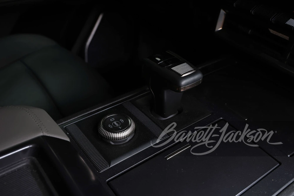 2024 GMC Hummer EV - Image 20 of 31