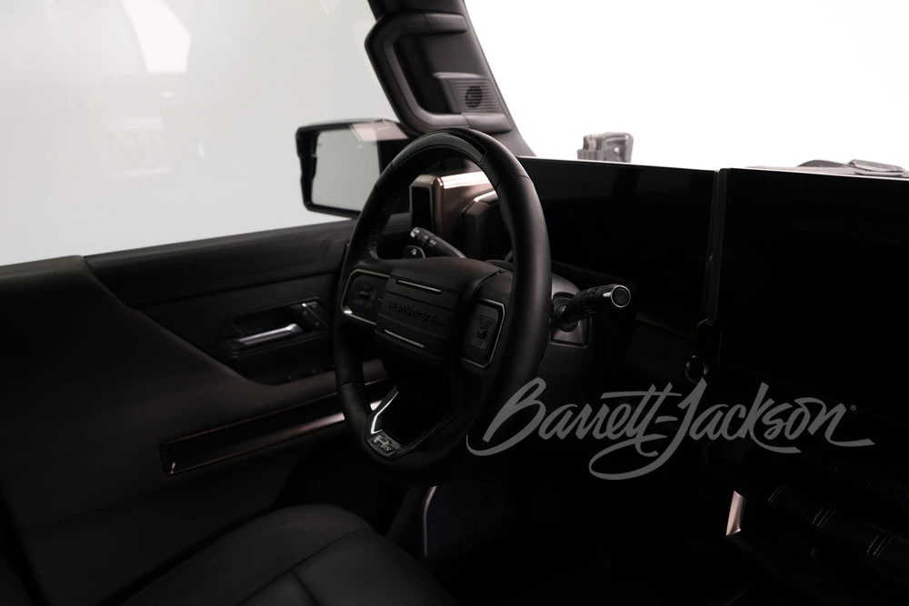 2024 GMC Hummer EV - Image 9 of 31
