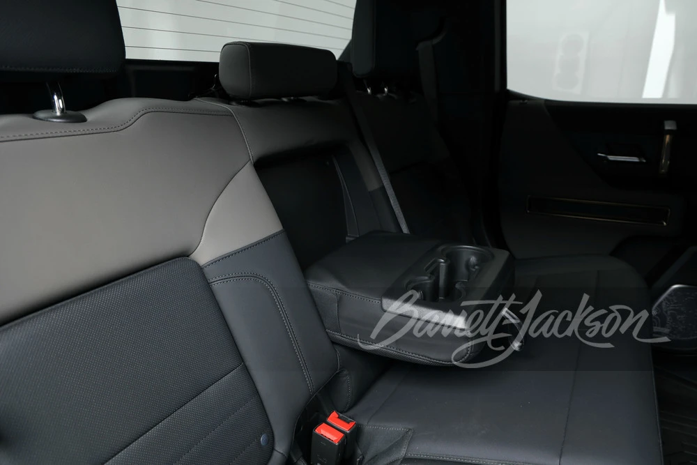 2024 GMC Hummer EV - Image 19 of 31