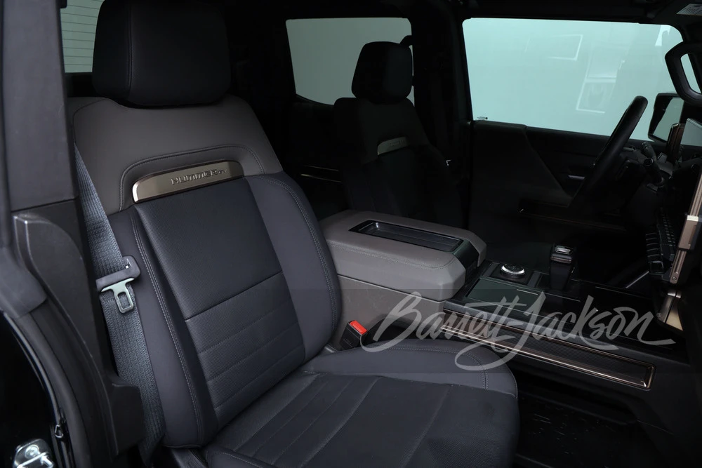 2024 GMC Hummer EV - Image 8 of 31