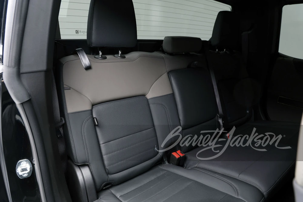 2024 GMC Hummer EV - Image 11 of 31