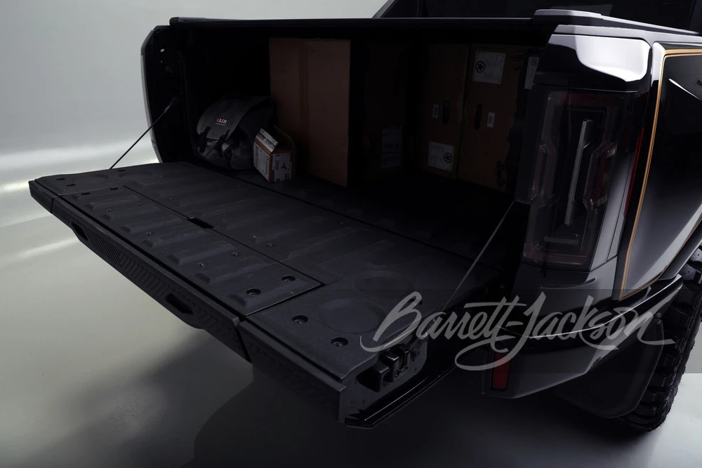 2024 GMC Hummer EV - Image 28 of 31