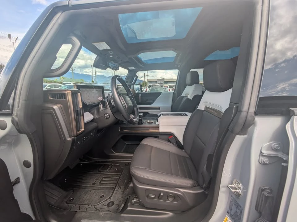 2024 GMC Hummer EV - Image 10 of 15