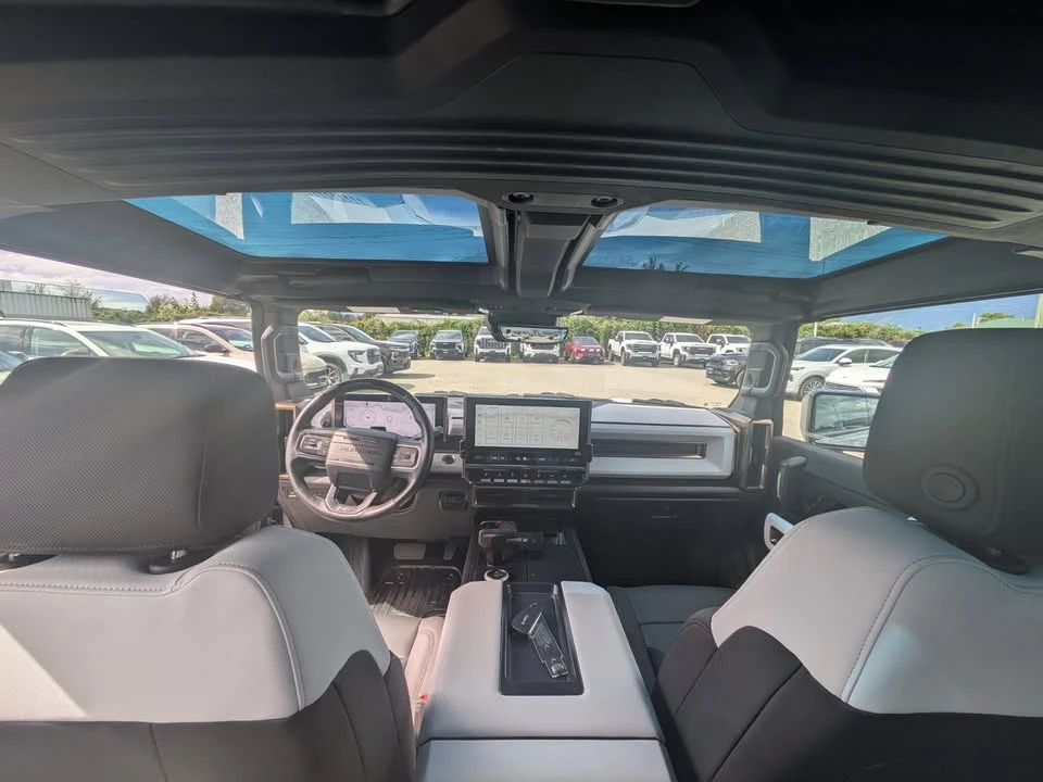2024 GMC Hummer EV - Image 9 of 15