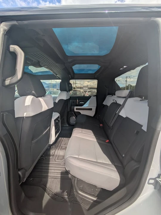 2024 GMC Hummer EV - Image 8 of 15