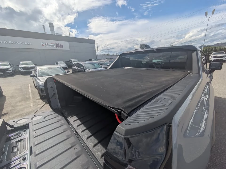 2024 GMC Hummer EV - Image 6 of 15