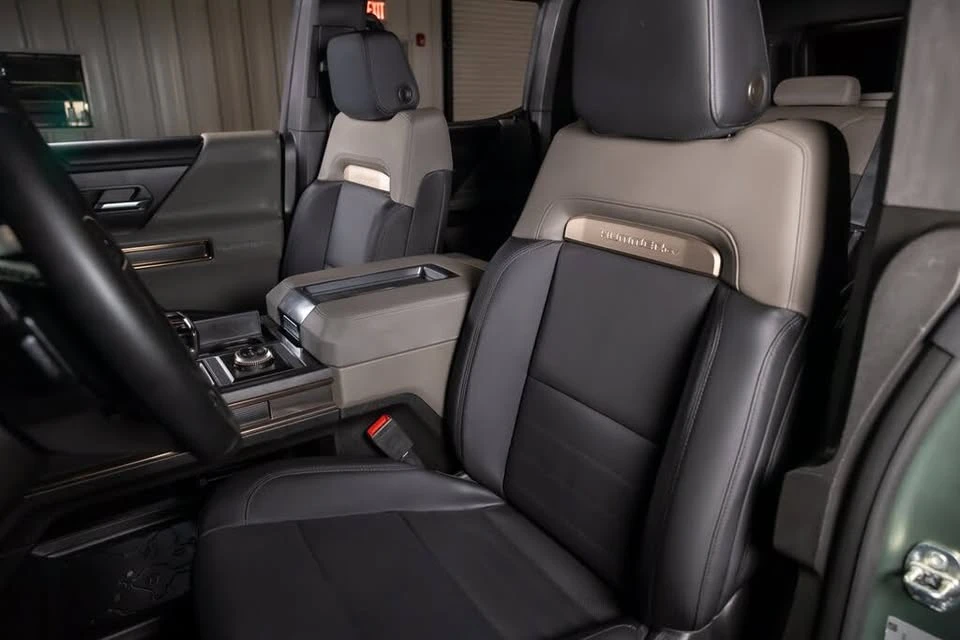 2024 GMC Hummer EV - Image 7 of 15