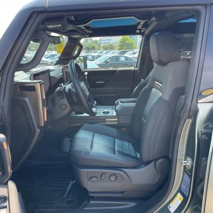 2024 GMC Hummer EV - Image 11 of 14