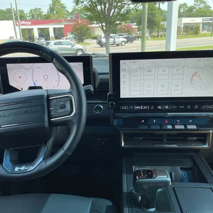 2024 GMC Hummer EV - Image 14 of 14