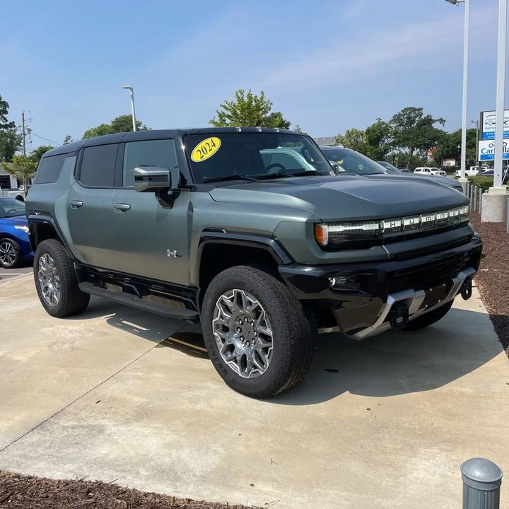 2024 GMC Hummer EV - Image 13 of 14
