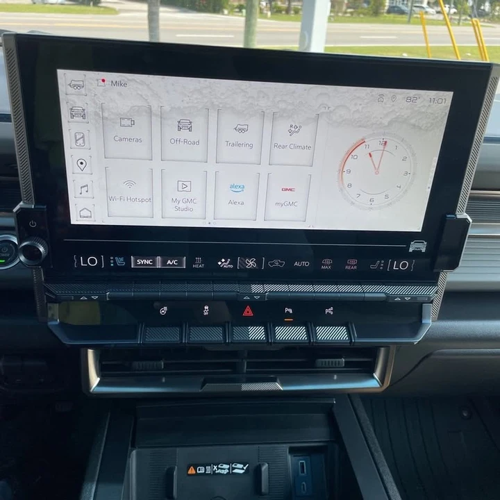 2024 GMC Hummer EV - Image 9 of 14