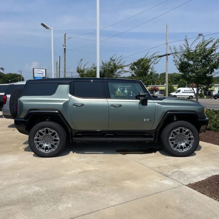 2024 GMC Hummer EV - Image 5 of 14