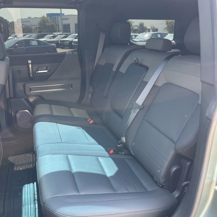 2024 GMC Hummer EV - Image 12 of 14