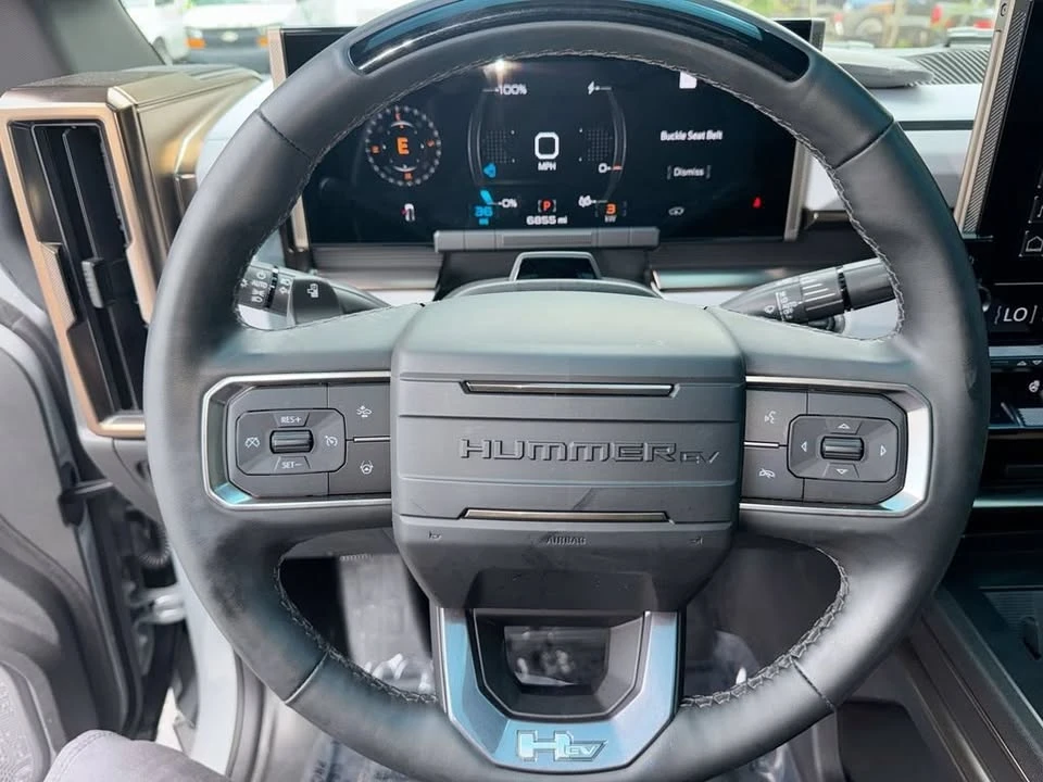 2024 GMC Hummer EV - Image 16 of 20